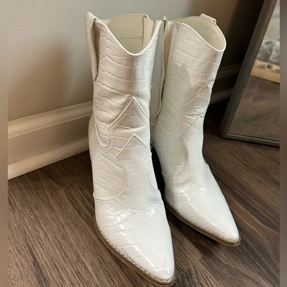 White Cowgirl Boots - Picture 2 of 2